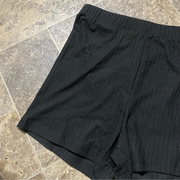 Ribbed High Fitted Waisted Black Shorts - Picture 6 of 6